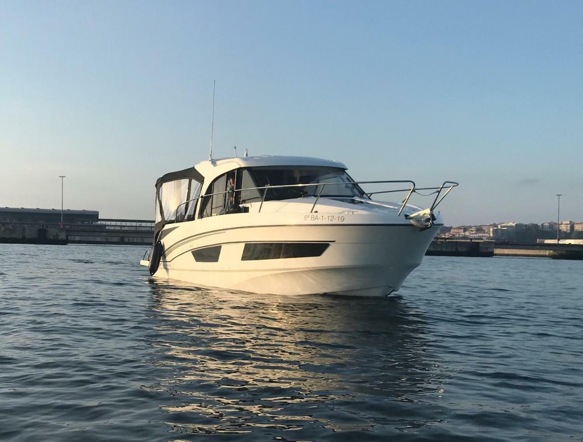 Yate De Lujo En Getxo Hotell Exteriör bild