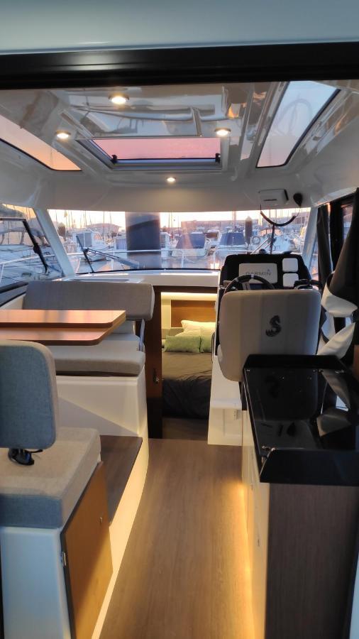 Yate De Lujo En Getxo Hotell Exteriör bild